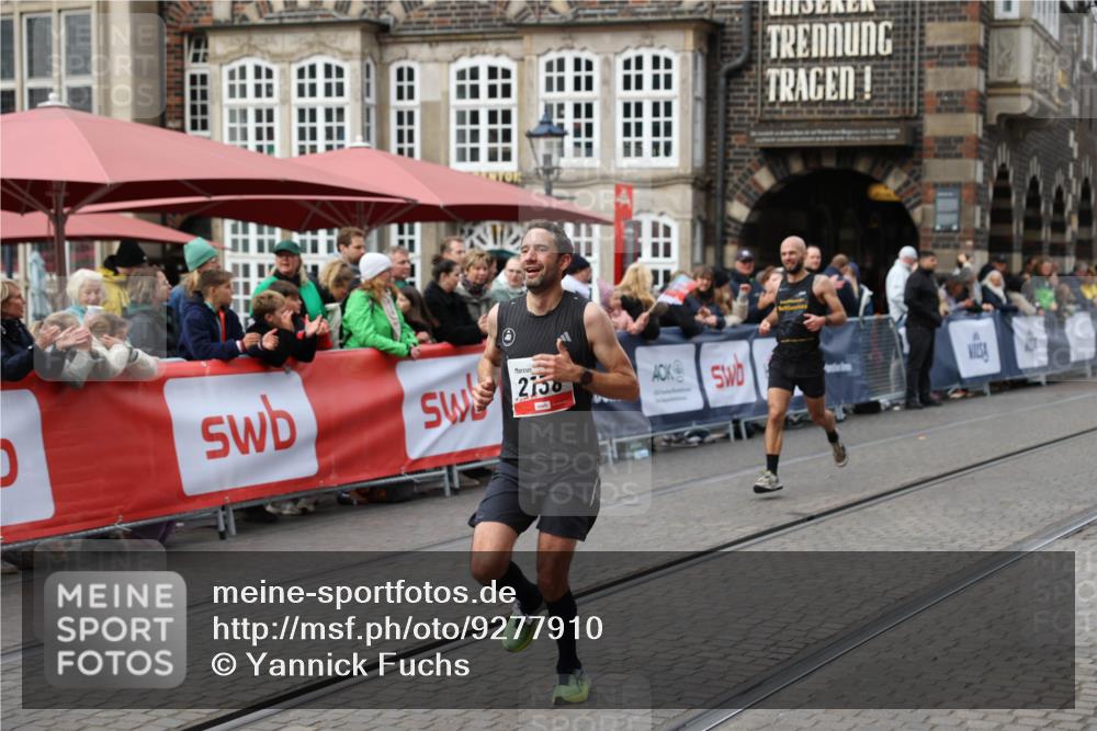 05.10.2025 - 20. swb-Marathon Bremen Yannick Fuchs http://msf.ph/oto/9277910 05.10.2025 12:40:15 Ziel 2138 meine-sportfotos.de