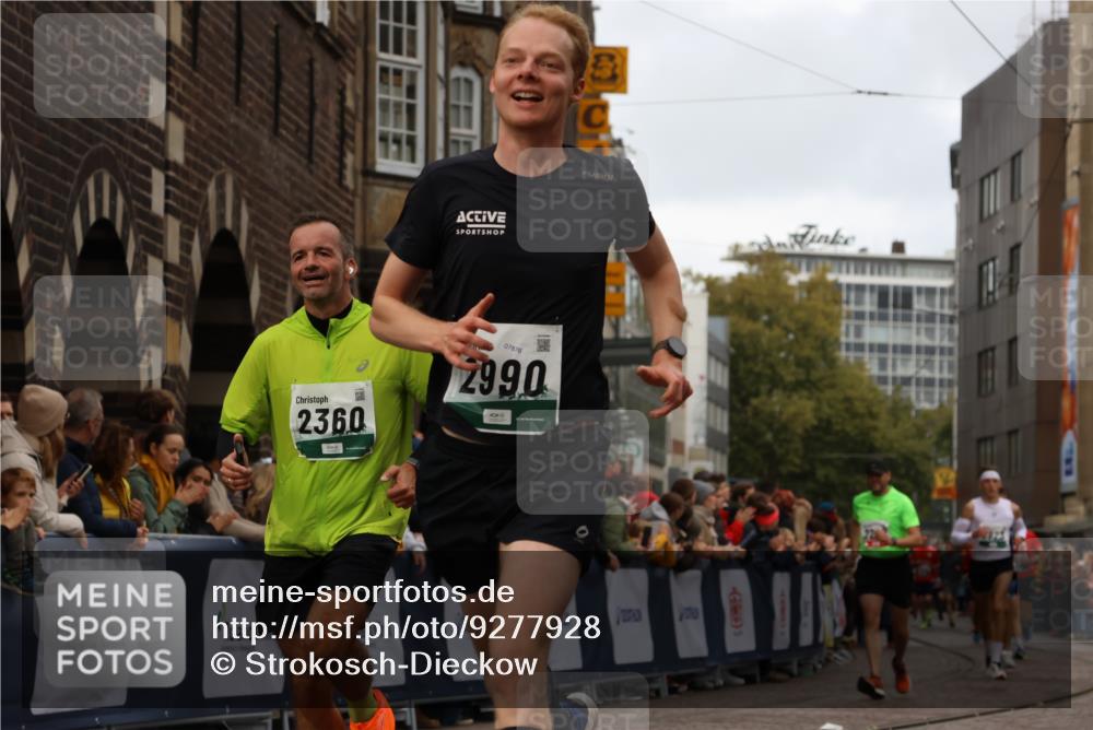 05.10.2025 - 20. swb-Marathon Bremen Strokosch-Dieckow http://msf.ph/oto/9277928 05.10.2025 13:05:32 Ziel 2249, 2360, 2990, 6251, 8923 meine-sportfotos.de