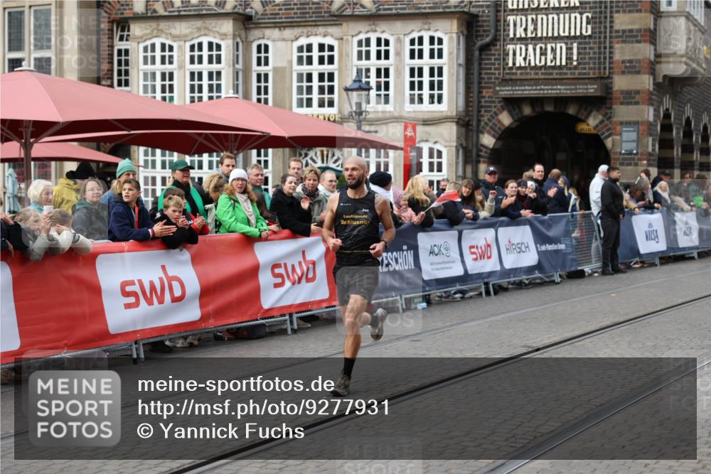 05.10.2025 - 20. swb-Marathon Bremen Yannick Fuchs http://msf.ph/oto/9277931 05.10.2025 12:40:16 Ziel 1714, 2138 meine-sportfotos.de