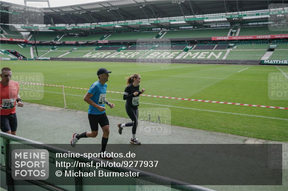 05.10.2025 - 20. swb-Marathon Bremen Michael Burmester http://msf.ph/oto/9277937 05.10.2025 12:57:55 Laufen im Stadion 90, 237, 415, 613, 820, 846, 963, 1317, 1382, 1491, 2158, 2234, 2240, 2304, 2522, 2648, 2662, 2821, 2893, 3373, 3396, 3591, 3602, 3798, 3969, 3977, 4089, 4102, 4287, 4389, 4401, 4446, 4496, 4747, 4821, 5100, 5149, 5163, 5313, 5562, 5645, 5728, 5917, 6161, 6317, 6326, 6372, 6486, 6525, 6534, 6535, 6768, 6999, 7053, 7371, 7588, 7731, 7911, 7940, 8023, 8091, 8113, 8128, 8328, 8576, 8801, 8827, 8903, 8964, 8993, 9151, 9983, 11658, 31, 246, 299, 305, 479, 833, 1382, 1627 meine-sportfotos.de