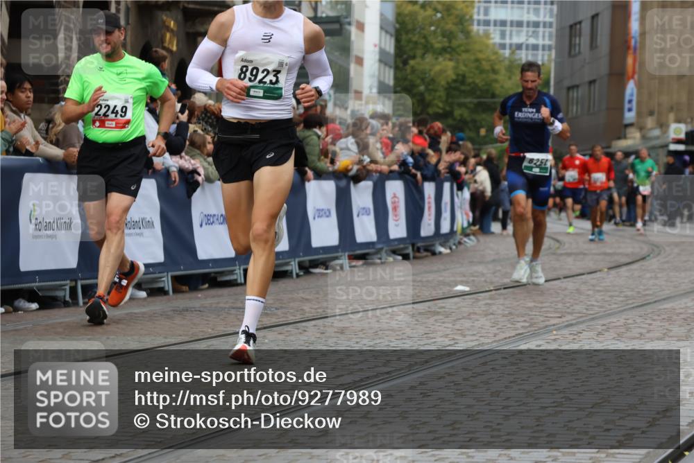 05.10.2025 - 20. swb-Marathon Bremen Strokosch-Dieckow http://msf.ph/oto/9277989 05.10.2025 13:05:37 Ziel 1307, 2249, 2988, 4255, 4353, 6251, 8923 meine-sportfotos.de