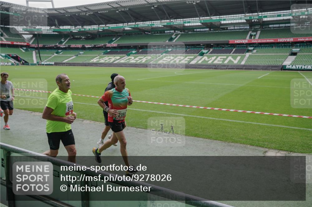 05.10.2025 - 20. swb-Marathon Bremen Michael Burmester http://msf.ph/oto/9278026 05.10.2025 12:58:09 Laufen im Stadion 90, 415, 846, 963, 1491, 1716, 2158, 2234, 2240, 2304, 2648, 2662, 2734, 2821, 2893, 3373, 3573, 3602, 3798, 3969, 3977, 4089, 4102, 4287, 4389, 4401, 4446, 4709, 4747, 5100, 5149, 5163, 5214, 5313, 5562, 5645, 5728, 5917, 6161, 6317, 6326, 6372, 6525, 6534, 6535, 6675, 6676, 6944, 6999, 7038, 7053, 7588, 7731, 7813, 7911, 7976, 8091, 8113, 8128, 8328, 8379, 8576, 8801, 8827, 8972, 8993, 9112, 9151, 9983, 11658, 237, 246, 305, 613, 820, 833, 1317, 1382, 2522, 3396, 3591 meine-sportfotos.de