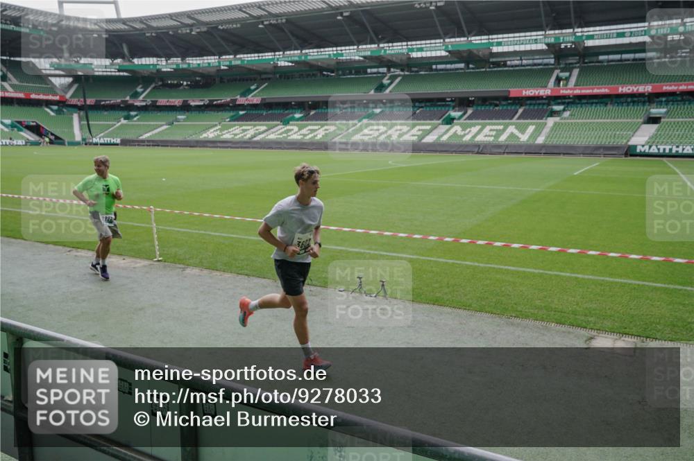 05.10.2025 - 20. swb-Marathon Bremen Michael Burmester http://msf.ph/oto/9278033 05.10.2025 12:58:10 Laufen im Stadion 90, 415, 846, 963, 1491, 1716, 2158, 2234, 2240, 2304, 2648, 2662, 2734, 2821, 2893, 3373, 3573, 3602, 3798, 3977, 4089, 4102, 4287, 4389, 4401, 4446, 4709, 4747, 5100, 5149, 5163, 5214, 5313, 5562, 5645, 5728, 5917, 6161, 6317, 6326, 6372, 6525, 6534, 6535, 6675, 6676, 6944, 6999, 7038, 7053, 7588, 7731, 7813, 7911, 7976, 8091, 8113, 8128, 8328, 8379, 8576, 8801, 8827, 8972, 8993, 9112, 9151, 9983, 11658, 237, 246, 305, 613, 820, 833, 1317, 1382, 2522, 3396, 3591 meine-sportfotos.de