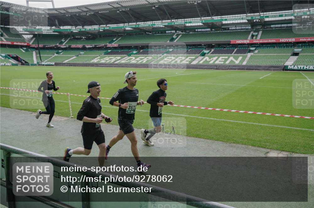 05.10.2025 - 20. swb-Marathon Bremen Michael Burmester http://msf.ph/oto/9278062 05.10.2025 12:58:13 Laufen im Stadion 90, 415, 726, 846, 963, 988, 1491, 1716, 2158, 2234, 2240, 2304, 2648, 2662, 2734, 2821, 2893, 3254, 3373, 3467, 3573, 3602, 3798, 3977, 4089, 4102, 4287, 4389, 4401, 4446, 4709, 4747, 5100, 5163, 5214, 5261, 5313, 5562, 5645, 5728, 5917, 6161, 6317, 6326, 6372, 6525, 6675, 6676, 6944, 6999, 7038, 7053, 7588, 7731, 7813, 7911, 7976, 8091, 8113, 8128, 8328, 8379, 8576, 8801, 8827, 8972, 8993, 9112, 9151, 9983, 11658, 237, 613, 820, 833, 1317, 1382, 2522, 3396, 3591 meine-sportfotos.de