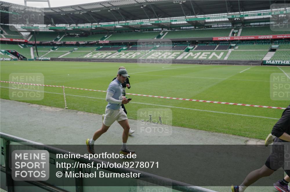 05.10.2025 - 20. swb-Marathon Bremen Michael Burmester http://msf.ph/oto/9278071 05.10.2025 12:58:14 Laufen im Stadion 90, 415, 726, 846, 963, 988, 1491, 1503, 1716, 2158, 2234, 2240, 2304, 2648, 2662, 2734, 2821, 2893, 2922, 3254, 3373, 3467, 3573, 3602, 3798, 3977, 4089, 4102, 4287, 4389, 4401, 4446, 4709, 4747, 5100, 5163, 5214, 5261, 5313, 5562, 5645, 5728, 5917, 6161, 6317, 6326, 6372, 6525, 6675, 6676, 6944, 6999, 7038, 7053, 7588, 7731, 7813, 7911, 7976, 8091, 8113, 8128, 8328, 8379, 8576, 8801, 8827, 8972, 8993, 9112, 9151, 9983, 11658, 237, 613, 820, 1317, 1382, 2522, 3396, 3591 meine-sportfotos.de