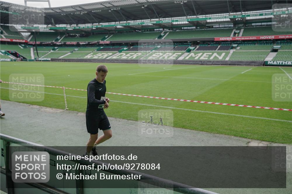 05.10.2025 - 20. swb-Marathon Bremen Michael Burmester http://msf.ph/oto/9278084 05.10.2025 12:58:16 Laufen im Stadion 90, 415, 726, 846, 963, 988, 1491, 1503, 1716, 2158, 2234, 2240, 2304, 2648, 2662, 2734, 2821, 2893, 2922, 3254, 3373, 3467, 3573, 3602, 3977, 4102, 4287, 4389, 4401, 4446, 4709, 4747, 5163, 5214, 5261, 5313, 5562, 5645, 5728, 5917, 6161, 6317, 6326, 6372, 6525, 6675, 6676, 6944, 6999, 7038, 7053, 7588, 7731, 7813, 7911, 7976, 8091, 8113, 8128, 8328, 8379, 8576, 8801, 8827, 8972, 8993, 9112, 9151, 11658, 237, 613, 820, 1317, 1491, 2522, 3396, 3591 meine-sportfotos.de