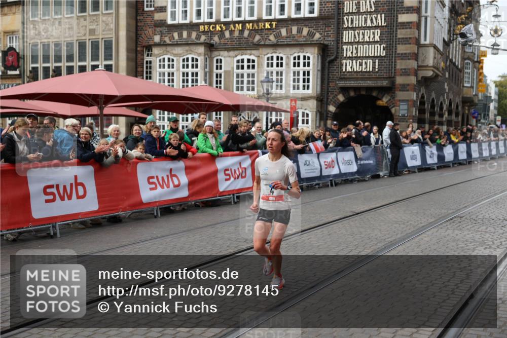 05.10.2025 - 20. swb-Marathon Bremen Yannick Fuchs http://msf.ph/oto/9278145 05.10.2025 12:40:34 Ziel 4 meine-sportfotos.de