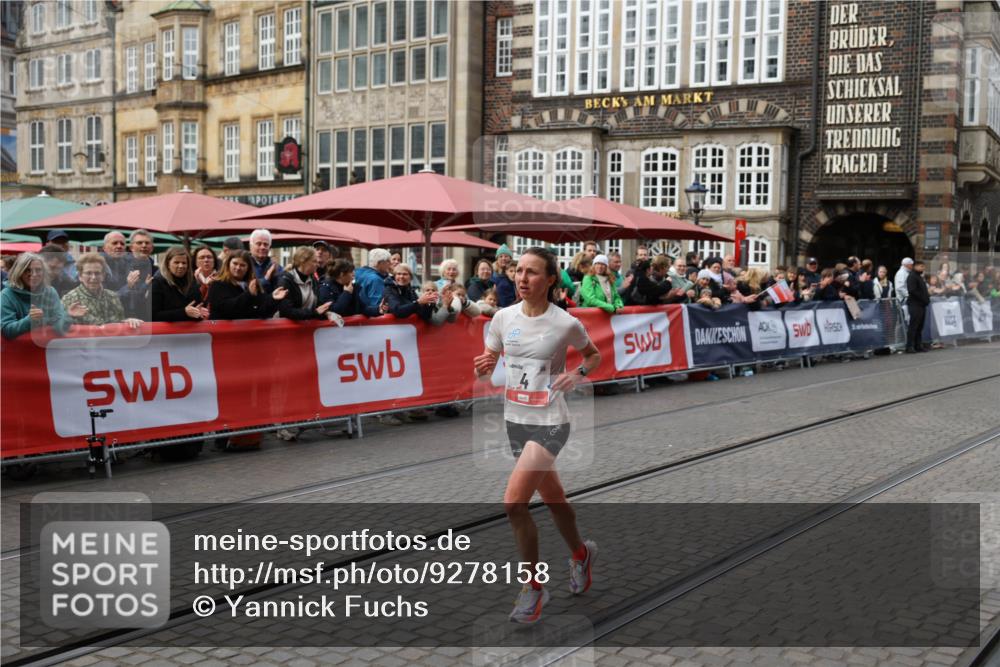 05.10.2025 - 20. swb-Marathon Bremen Yannick Fuchs http://msf.ph/oto/9278158 05.10.2025 12:40:35 Ziel 4 meine-sportfotos.de