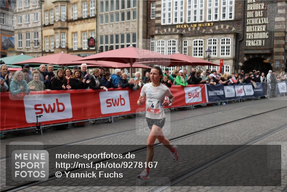 05.10.2025 - 20. swb-Marathon Bremen Yannick Fuchs http://msf.ph/oto/9278167 05.10.2025 12:40:35 Ziel 4 meine-sportfotos.de