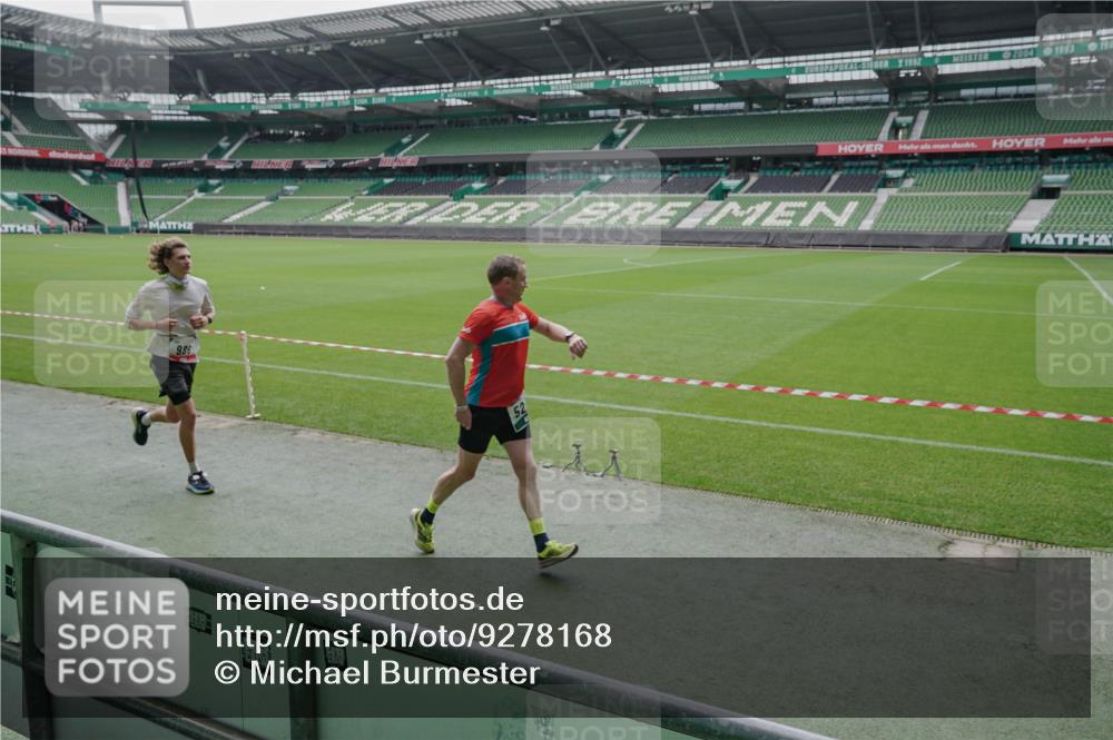 05.10.2025 - 20. swb-Marathon Bremen Michael Burmester http://msf.ph/oto/9278168 05.10.2025 12:58:27 Laufen im Stadion 90, 415, 726, 846, 963, 988, 1503, 1619, 1716, 2158, 2240, 2648, 2662, 2734, 2821, 2893, 2922, 3252, 3254, 3373, 3467, 3573, 3602, 3615, 3791, 4102, 4287, 4389, 4401, 4446, 4522, 4709, 4747, 4783, 5163, 5214, 5261, 5313, 5562, 5645, 5728, 5878, 5917, 6007, 6113, 6161, 6317, 6326, 6525, 6672, 6675, 6676, 6944, 6999, 7038, 7053, 7588, 7813, 7976, 8091, 8113, 8328, 8379, 8576, 8827, 8972, 9112, 9151, 415, 1317, 1491, 2234, 2304, 3396, 3977, 7731, 7911, 8128 meine-sportfotos.de