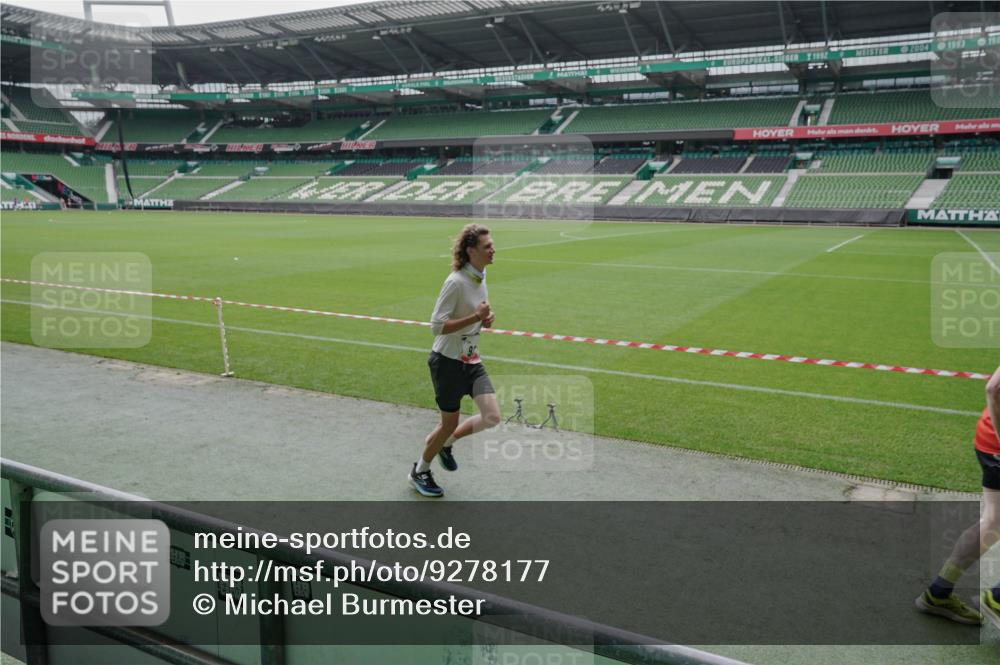 05.10.2025 - 20. swb-Marathon Bremen Michael Burmester http://msf.ph/oto/9278177 05.10.2025 12:58:28 Laufen im Stadion 90, 726, 846, 963, 988, 1503, 1619, 1716, 2158, 2240, 2496, 2648, 2662, 2734, 2821, 2893, 2922, 3252, 3254, 3373, 3467, 3573, 3602, 3615, 3791, 4102, 4287, 4389, 4401, 4446, 4522, 4709, 4747, 4783, 5163, 5214, 5261, 5313, 5562, 5645, 5728, 5878, 5917, 6007, 6113, 6161, 6317, 6326, 6525, 6672, 6675, 6676, 6944, 6999, 7038, 7053, 7588, 7813, 7976, 8091, 8113, 8328, 8379, 8539, 8576, 8827, 8972, 9112, 9151, 415, 1491, 2234, 2240, 2304, 3396, 3977, 7731, 7911, 8128 meine-sportfotos.de