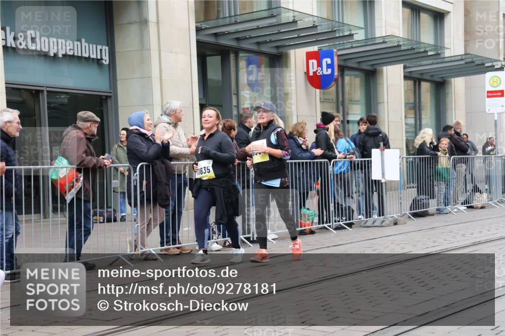 05.10.2025 - 20. swb-Marathon Bremen Strokosch-Dieckow http://msf.ph/oto/9278181 05.10.2025 11:14:44 Ziel 9303, 10496, 10647, 10984, 11107, 11293, 11345, 11607, 11635, 9303, 10496, 10647, 10984, 11107, 11293, 11345, 11607, 11635 meine-sportfotos.de
