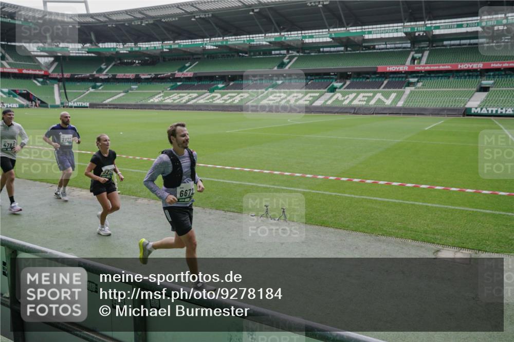 05.10.2025 - 20. swb-Marathon Bremen Michael Burmester http://msf.ph/oto/9278184 05.10.2025 12:58:32 Laufen im Stadion 90, 586, 726, 846, 963, 988, 1229, 1503, 1619, 1716, 2158, 2496, 2648, 2662, 2734, 2821, 2893, 2922, 3252, 3254, 3373, 3467, 3573, 3602, 3615, 3791, 4095, 4287, 4389, 4446, 4522, 4709, 4747, 4783, 5163, 5214, 5261, 5313, 5562, 5728, 5808, 5878, 5917, 6007, 6113, 6161, 6317, 6326, 6672, 6675, 6676, 6944, 6999, 7038, 7053, 7588, 7813, 7976, 8091, 8113, 8328, 8379, 8539, 8576, 8827, 8972, 9112, 9151, 415, 1491, 2234, 2240, 2304, 2662, 3977, 4102, 7731, 7911, 8128 meine-sportfotos.de