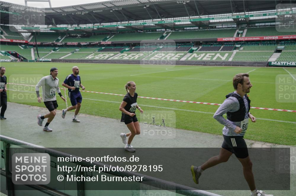 05.10.2025 - 20. swb-Marathon Bremen Michael Burmester http://msf.ph/oto/9278195 05.10.2025 12:58:33 Laufen im Stadion 90, 586, 726, 846, 963, 988, 1229, 1503, 1619, 1716, 2158, 2496, 2648, 2734, 2821, 2893, 2922, 3252, 3254, 3373, 3467, 3573, 3602, 3615, 3791, 4095, 4287, 4389, 4446, 4522, 4709, 4747, 4783, 5163, 5214, 5261, 5313, 5562, 5728, 5808, 5878, 5917, 6007, 6113, 6161, 6317, 6326, 6672, 6675, 6676, 6944, 6999, 7038, 7053, 7588, 7813, 7976, 8091, 8113, 8328, 8379, 8539, 8576, 8827, 8972, 9112, 9151, 415, 1491, 2234, 2240, 2304, 2662, 3977, 4102, 7731, 7911, 8128 meine-sportfotos.de