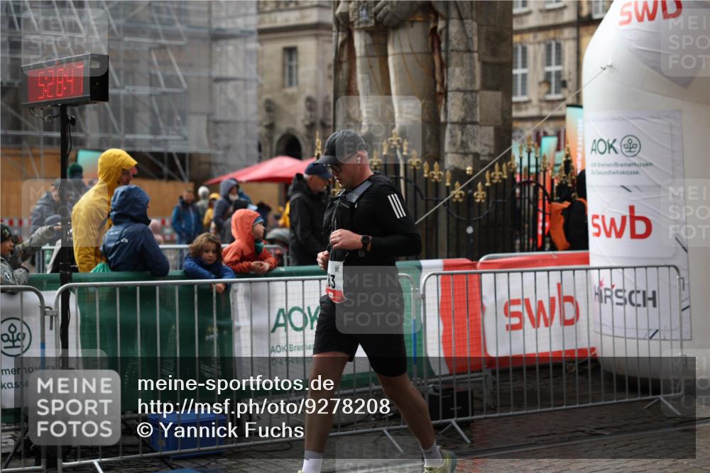 05.10.2025 - 20. swb-Marathon Bremen Yannick Fuchs http://msf.ph/oto/9278208 05.10.2025 14:59:36 Ziel 783 meine-sportfotos.de