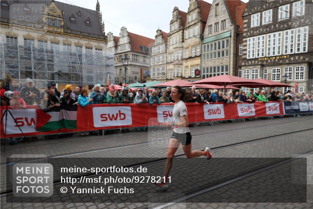 05.10.2025 - 20. swb-Marathon Bremen Yannick Fuchs http://msf.ph/oto/9278211 05.10.2025 12:40:35 Ziel 4 meine-sportfotos.de
