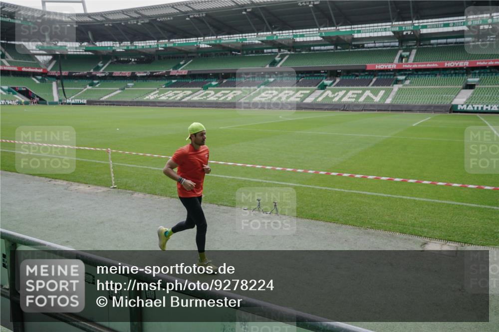 05.10.2025 - 20. swb-Marathon Bremen Michael Burmester http://msf.ph/oto/9278224 05.10.2025 12:58:37 Laufen im Stadion 90, 586, 726, 846, 963, 988, 1229, 1503, 1619, 1716, 2158, 2496, 2648, 2734, 2821, 2893, 2922, 3252, 3254, 3373, 3467, 3573, 3602, 3615, 3791, 4095, 4113, 4389, 4446, 4522, 4709, 4783, 5163, 5214, 5261, 5313, 5722, 5808, 5878, 5917, 6007, 6113, 6161, 6326, 6561, 6672, 6675, 6676, 6944, 7038, 7588, 7813, 7976, 8091, 8113, 8328, 8379, 8539, 8576, 8827, 8972, 9112, 9151, 415, 2234, 2240, 2304, 2662, 3977, 4102, 7731, 7911, 8128 meine-sportfotos.de