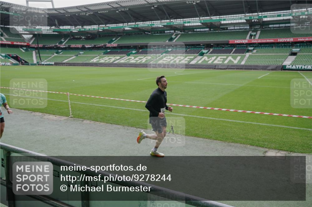 05.10.2025 - 20. swb-Marathon Bremen Michael Burmester http://msf.ph/oto/9278244 05.10.2025 12:58:39 Laufen im Stadion 90, 586, 726, 846, 963, 988, 1229, 1503, 1619, 1716, 2158, 2496, 2648, 2734, 2821, 2893, 2922, 3141, 3252, 3254, 3373, 3467, 3573, 3602, 3615, 3791, 4095, 4113, 4389, 4446, 4522, 4709, 4783, 4967, 5163, 5214, 5261, 5313, 5722, 5808, 5878, 5917, 6007, 6113, 6161, 6326, 6561, 6624, 6672, 6675, 6676, 6944, 7038, 7311, 7312, 7588, 7813, 7976, 8091, 8113, 8328, 8355, 8379, 8539, 8576, 8972, 9112, 9151, 415, 2234, 2240, 2662, 3977, 4102, 7731, 7911 meine-sportfotos.de