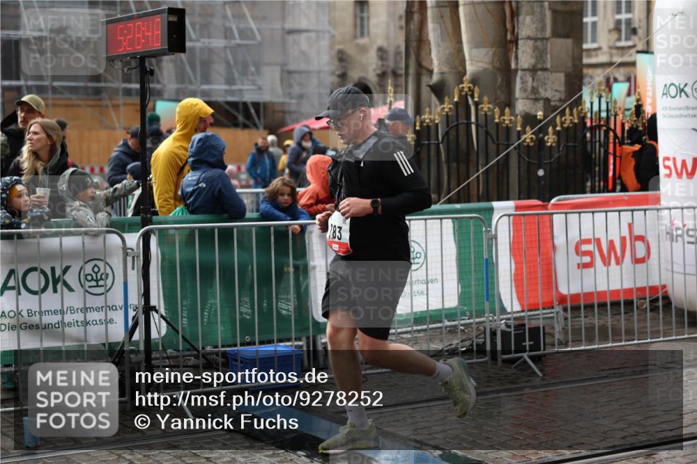 05.10.2025 - 20. swb-Marathon Bremen Yannick Fuchs http://msf.ph/oto/9278252 05.10.2025 14:59:37 Ziel 783 meine-sportfotos.de