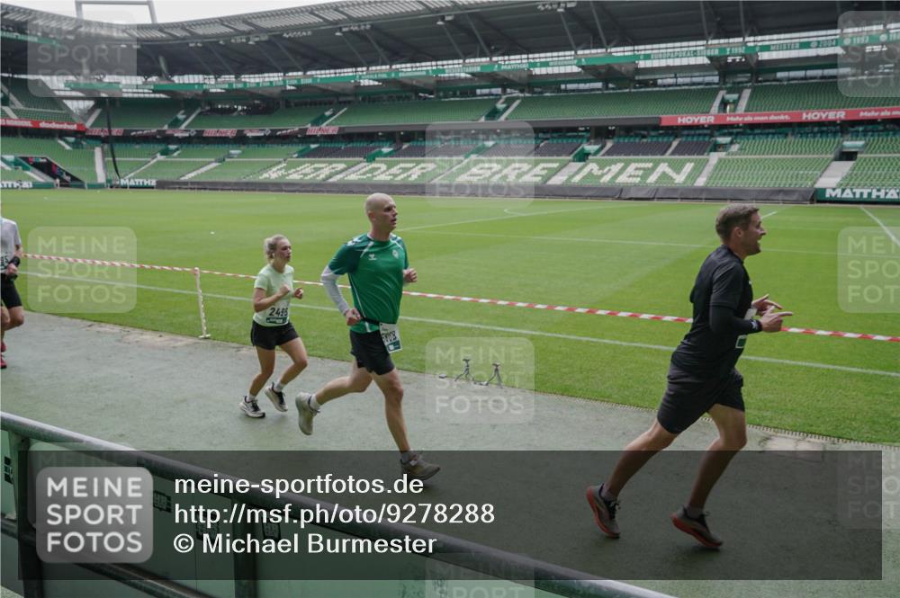 05.10.2025 - 20. swb-Marathon Bremen Michael Burmester http://msf.ph/oto/9278288 05.10.2025 12:58:45 Laufen im Stadion 90, 219, 586, 667, 726, 846, 963, 988, 1229, 1503, 1619, 1716, 2158, 2496, 2734, 2797, 2821, 2922, 3141, 3252, 3254, 3373, 3467, 3573, 3602, 3615, 3791, 4095, 4113, 4389, 4446, 4522, 4709, 4783, 4909, 4967, 5123, 5163, 5214, 5261, 5313, 5530, 5584, 5722, 5808, 5878, 5891, 5917, 6007, 6113, 6326, 6561, 6624, 6672, 6675, 6676, 6882, 6944, 7038, 7169, 7185, 7311, 7312, 7550, 7813, 7976, 8247, 8328, 8355, 8379, 8539, 8576, 8972, 9112, 415, 2234, 2240, 2648, 2662, 2893, 4102, 5313 meine-sportfotos.de