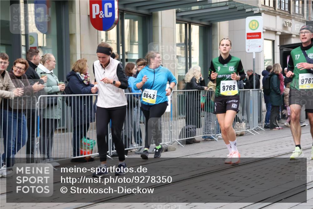 05.10.2025 - 20. swb-Marathon Bremen Strokosch-Dieckow http://msf.ph/oto/9278350 05.10.2025 11:14:56 Ziel 9441, 9643, 9767, 9768, 9959, 10647, 10976, 10984, 11107, 11293, 11635, 9441, 9643, 9767, 9768, 9959, 10647, 10976, 10984, 11107, 11293, 11635 meine-sportfotos.de