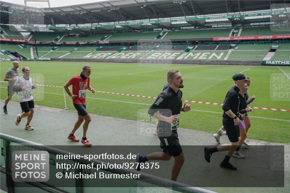 05.10.2025 - 20. swb-Marathon Bremen Michael Burmester http://msf.ph/oto/9278375 05.10.2025 12:58:55 Laufen im Stadion 90, 219, 586, 667, 726, 988, 1229, 1503, 1516, 1619, 1716, 1843, 1854, 2496, 2734, 2797, 2821, 2922, 2941, 3141, 3252, 3254, 3467, 3573, 3602, 3615, 3791, 4095, 4113, 4522, 4709, 4783, 4827, 4909, 4967, 5123, 5214, 5261, 5530, 5584, 5722, 5808, 5878, 5891, 6007, 6030, 6113, 6374, 6561, 6624, 6672, 6675, 6676, 6882, 6944, 7038, 7169, 7185, 7262, 7311, 7312, 7550, 7813, 7976, 8214, 8247, 8355, 8379, 8539, 8972, 9024, 9112, 90, 846, 2158, 2648, 2893, 4389, 4446, 5313 meine-sportfotos.de