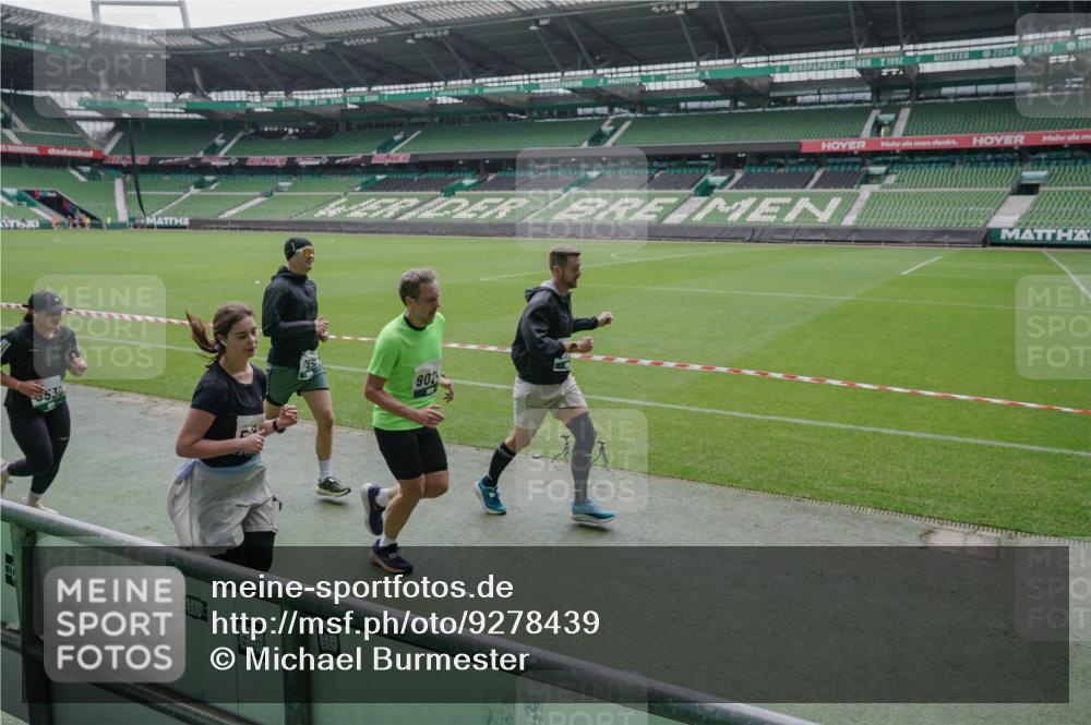 05.10.2025 - 20. swb-Marathon Bremen Michael Burmester http://msf.ph/oto/9278439 05.10.2025 12:59:01 Laufen im Stadion 27, 219, 586, 667, 726, 807, 988, 1043, 1229, 1503, 1516, 1598, 1619, 1711, 1716, 1843, 1854, 2496, 2663, 2734, 2797, 2922, 2941, 3141, 3252, 3254, 3467, 3615, 3747, 3791, 4095, 4113, 4486, 4522, 4783, 4827, 4909, 4967, 5123, 5261, 5530, 5584, 5722, 5808, 5878, 5891, 6007, 6030, 6113, 6374, 6561, 6624, 6672, 6882, 6944, 7038, 7169, 7185, 7262, 7311, 7312, 7511, 7550, 7976, 8097, 8214, 8247, 8355, 8379, 8539, 8972, 9024, 9112, 10526, 90, 846, 2158, 2648, 2893, 4389, 4446, 5313 meine-sportfotos.de