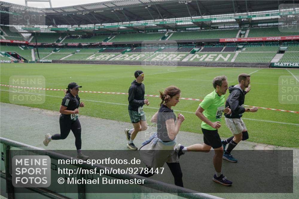 05.10.2025 - 20. swb-Marathon Bremen Michael Burmester http://msf.ph/oto/9278447 05.10.2025 12:59:02 Laufen im Stadion 27, 219, 586, 667, 726, 807, 988, 1043, 1229, 1503, 1516, 1598, 1619, 1711, 1716, 1843, 1854, 2496, 2663, 2734, 2797, 2922, 2941, 3141, 3252, 3254, 3467, 3615, 3747, 3791, 4095, 4113, 4486, 4522, 4783, 4827, 4909, 4967, 5123, 5261, 5530, 5584, 5722, 5808, 5878, 5891, 6007, 6030, 6113, 6374, 6561, 6624, 6672, 6882, 6944, 7038, 7169, 7185, 7201, 7262, 7311, 7312, 7511, 7550, 7976, 8097, 8214, 8247, 8355, 8485, 8539, 8972, 9024, 10526, 90, 846, 2158, 2648, 2893, 4389, 4446, 5313 meine-sportfotos.de