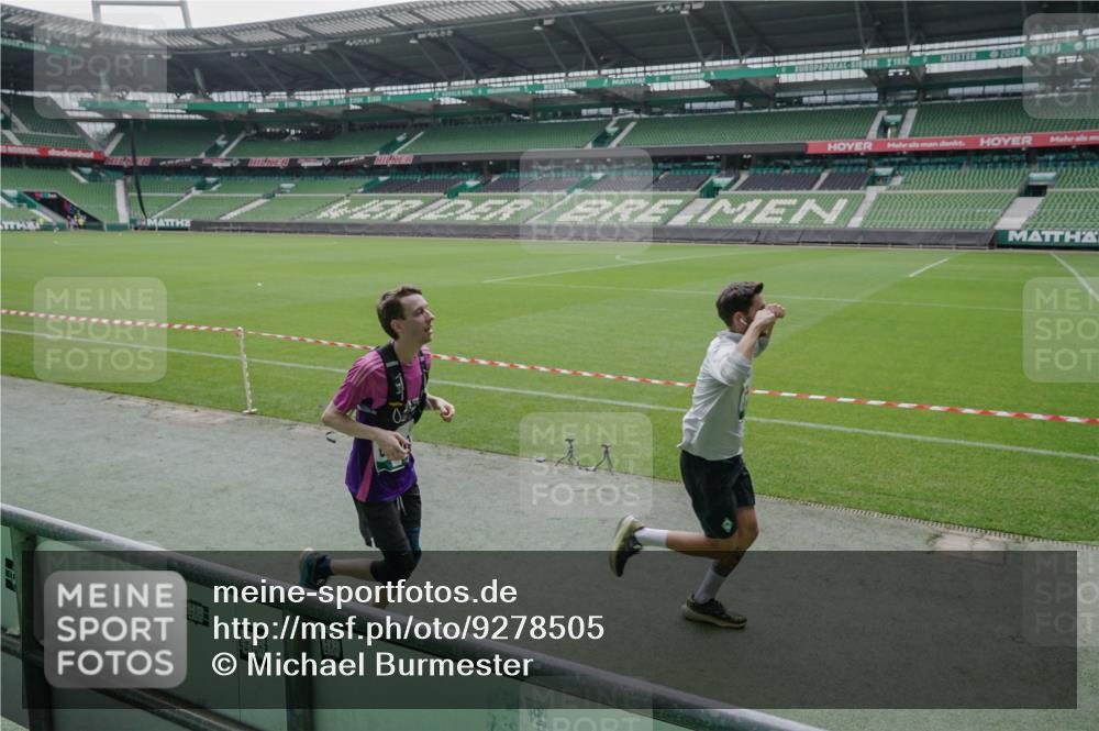 05.10.2025 - 20. swb-Marathon Bremen Michael Burmester http://msf.ph/oto/9278505 05.10.2025 12:59:10 Laufen im Stadion 27, 219, 586, 667, 726, 807, 988, 1043, 1229, 1503, 1516, 1598, 1619, 1711, 1843, 1854, 2496, 2663, 2797, 2922, 2941, 2945, 3141, 3252, 3254, 3467, 3615, 3747, 3791, 3888, 4095, 4113, 4395, 4486, 4522, 4783, 4827, 4909, 4967, 5123, 5261, 5510, 5530, 5584, 5722, 5808, 5878, 5891, 6007, 6030, 6113, 6374, 6561, 6624, 6672, 6882, 7169, 7185, 7201, 7262, 7311, 7312, 7398, 7467, 7511, 7550, 7906, 7929, 8097, 8214, 8247, 8355, 8485, 8539, 9024, 10526, 90, 4446 meine-sportfotos.de