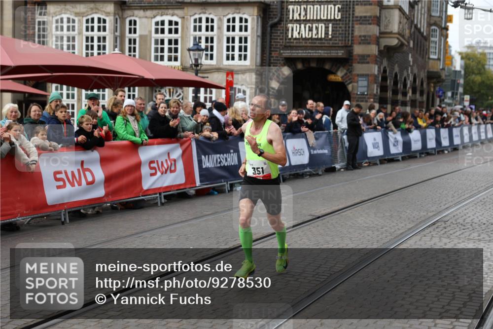 05.10.2025 - 20. swb-Marathon Bremen Yannick Fuchs http://msf.ph/oto/9278530 05.10.2025 12:40:40 Ziel 4, 351 meine-sportfotos.de