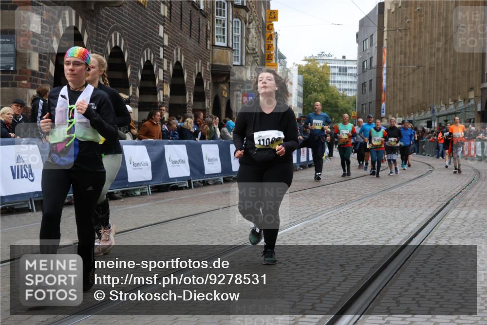 05.10.2025 - 20. swb-Marathon Bremen Strokosch-Dieckow http://msf.ph/oto/9278531 05.10.2025 11:13:45 Ziel 9242, 9899, 9946, 10040, 10364, 10574, 10671, 10705, 10707, 10842, 10957, 11060, 11068, 11264, 11385 meine-sportfotos.de