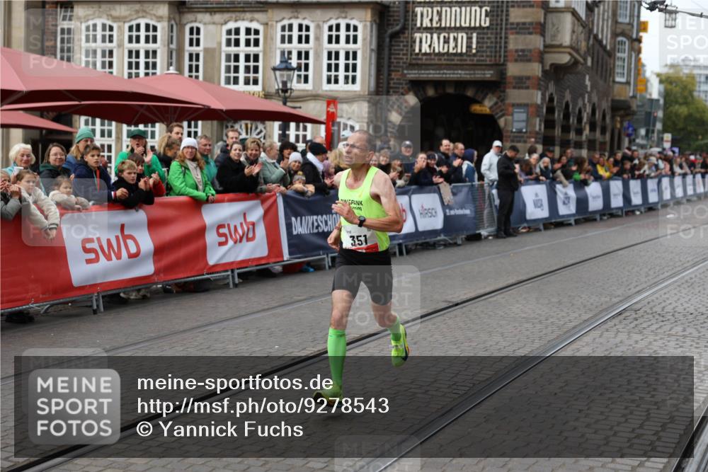05.10.2025 - 20. swb-Marathon Bremen Yannick Fuchs http://msf.ph/oto/9278543 05.10.2025 12:40:40 Ziel 4, 351 meine-sportfotos.de