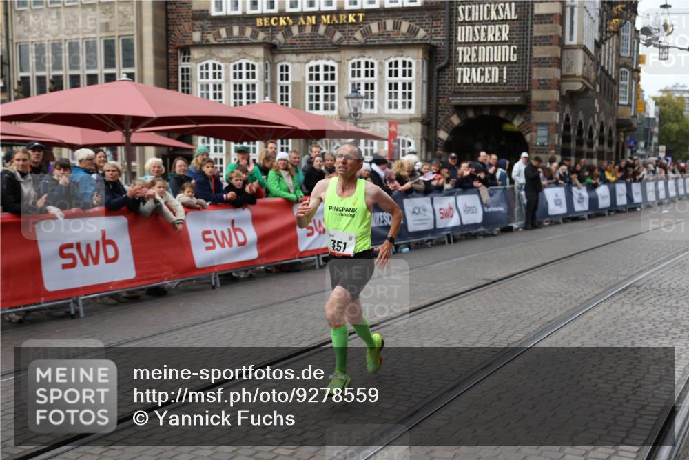 05.10.2025 - 20. swb-Marathon Bremen Yannick Fuchs http://msf.ph/oto/9278559 05.10.2025 12:40:40 Ziel 4, 351 meine-sportfotos.de