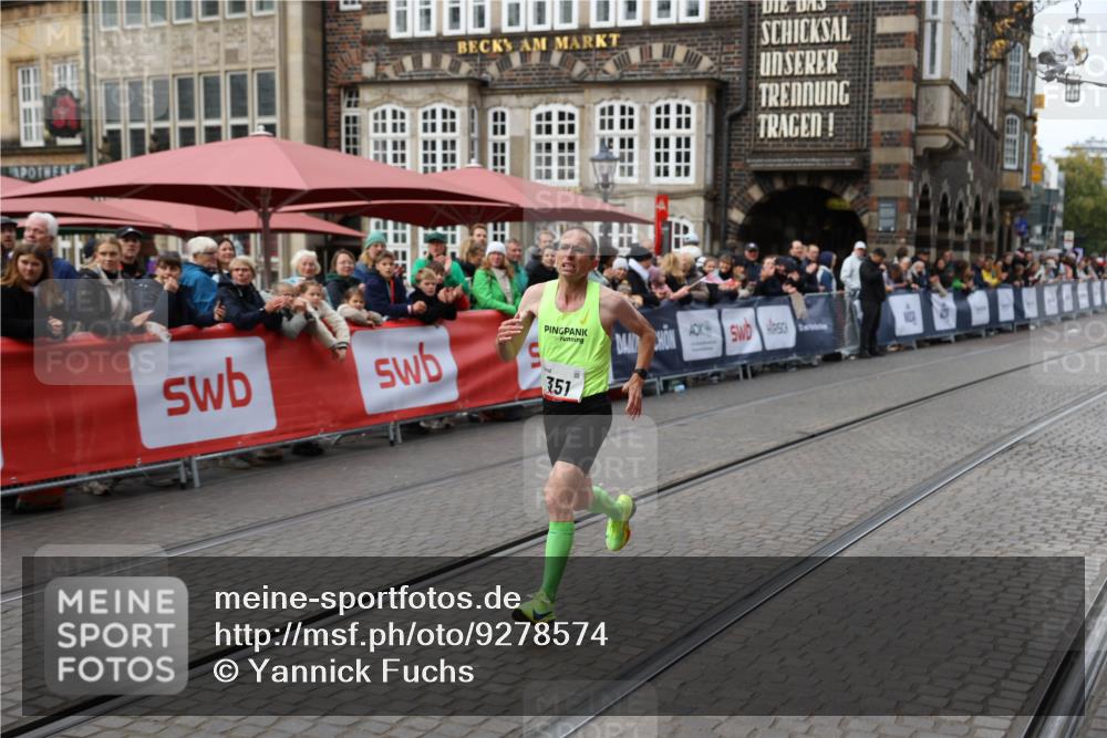 05.10.2025 - 20. swb-Marathon Bremen Yannick Fuchs http://msf.ph/oto/9278574 05.10.2025 12:40:40 Ziel 4, 351 meine-sportfotos.de