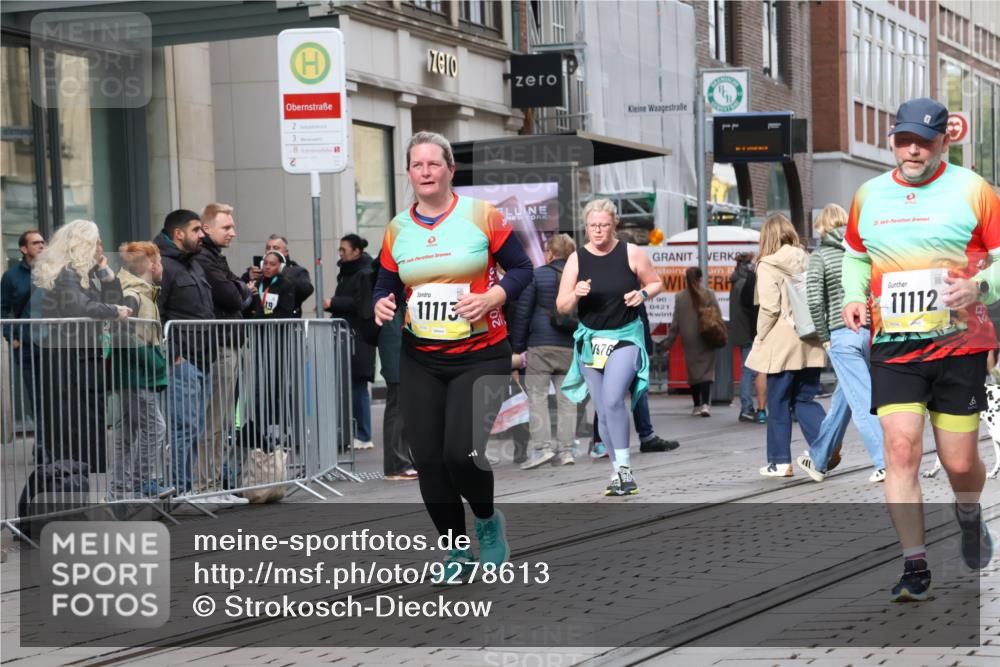 05.10.2025 - 20. swb-Marathon Bremen Strokosch-Dieckow http://msf.ph/oto/9278613 05.10.2025 11:15:05 Ziel 8844, 9441, 9643, 9767, 9768, 9959, 10976, 11112, 11113, 11293, 8844, 9441, 9643, 9767, 9768, 9959, 10976, 11112, 11113, 11293 meine-sportfotos.de