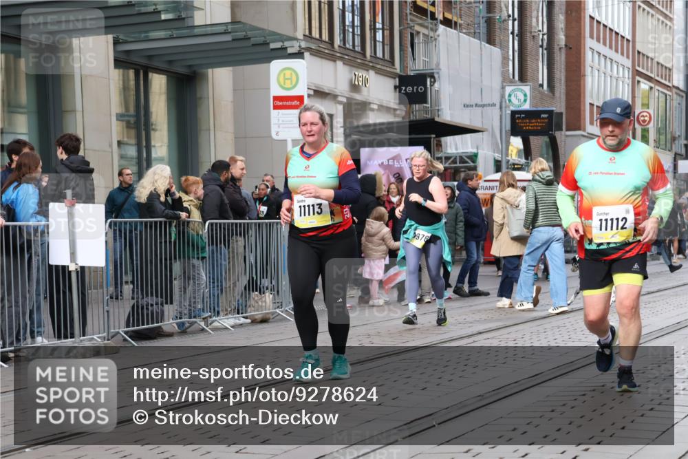 05.10.2025 - 20. swb-Marathon Bremen Strokosch-Dieckow http://msf.ph/oto/9278624 05.10.2025 11:15:05 Ziel 8844, 9441, 9643, 9767, 9768, 9959, 10976, 11112, 11113, 11293, 8844, 9441, 9643, 9767, 9768, 9959, 10976, 11112, 11113, 11293 meine-sportfotos.de