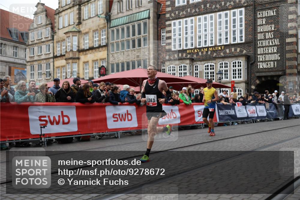 05.10.2025 - 20. swb-Marathon Bremen Yannick Fuchs http://msf.ph/oto/9278672 05.10.2025 12:42:21 Ziel 1024, 1363, 7751 meine-sportfotos.de