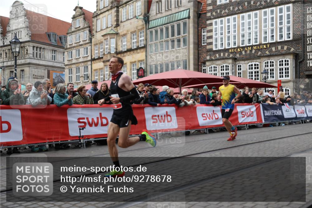 05.10.2025 - 20. swb-Marathon Bremen Yannick Fuchs http://msf.ph/oto/9278678 05.10.2025 12:42:21 Ziel 1024, 1363, 7751 meine-sportfotos.de