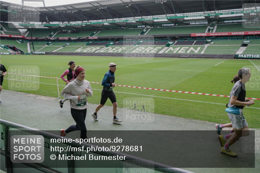 05.10.2025 - 20. swb-Marathon Bremen Michael Burmester http://msf.ph/oto/9278681 05.10.2025 12:59:30 Laufen im Stadion 27, 99, 219, 226, 586, 667, 807, 978, 1043, 1229, 1516, 1548, 1598, 1711, 1843, 1854, 2663, 2782, 2797, 2866, 2941, 2945, 3086, 3087, 3141, 3592, 3747, 3888, 4095, 4113, 4380, 4395, 4486, 4536, 4827, 4909, 4967, 5123, 5493, 5510, 5530, 5584, 5722, 5891, 6030, 6374, 6439, 6561, 6624, 6882, 7169, 7185, 7201, 7262, 7311, 7312, 7398, 7421, 7467, 7511, 7550, 7906, 7929, 8097, 8214, 8247, 8258, 8355, 8372, 8485, 8699, 8981, 9024, 9072, 10526, 726, 1229 meine-sportfotos.de