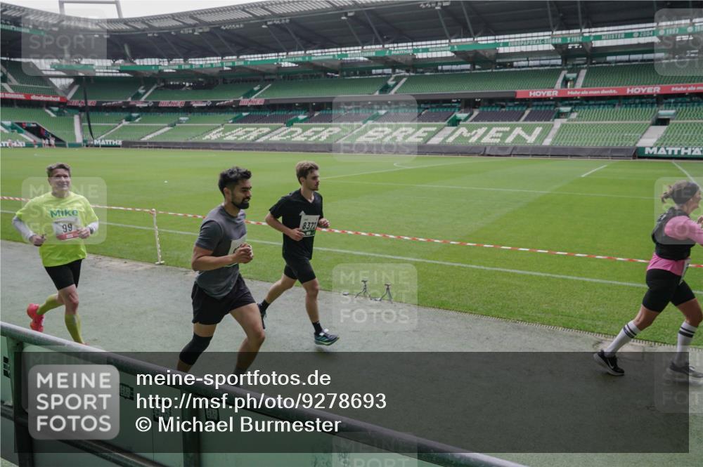 05.10.2025 - 20. swb-Marathon Bremen Michael Burmester http://msf.ph/oto/9278693 05.10.2025 12:59:32 Laufen im Stadion 27, 99, 219, 226, 667, 807, 978, 1043, 1516, 1525, 1548, 1598, 1711, 1843, 1854, 2663, 2782, 2797, 2866, 2941, 2945, 3086, 3087, 3141, 3592, 3747, 3888, 4095, 4113, 4220, 4380, 4395, 4486, 4536, 4827, 4909, 4967, 5123, 5493, 5510, 5530, 5584, 5722, 5891, 6030, 6374, 6439, 6561, 6624, 6882, 7169, 7185, 7201, 7262, 7295, 7311, 7312, 7398, 7421, 7467, 7511, 7550, 7679, 7906, 7929, 8097, 8214, 8247, 8258, 8355, 8372, 8485, 8699, 8981, 9024, 9072, 10526, 586, 1229 meine-sportfotos.de