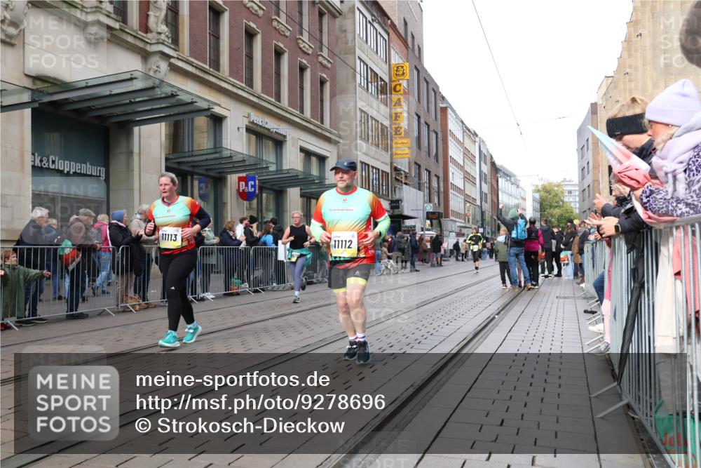 05.10.2025 - 20. swb-Marathon Bremen Strokosch-Dieckow http://msf.ph/oto/9278696 05.10.2025 11:15:08 Ziel 8844, 9441, 9567, 9643, 9767, 9768, 9959, 10976, 11112, 11113, 8844, 9441, 9567, 9643, 9767, 9768, 9959, 10976, 11112, 11113 meine-sportfotos.de
