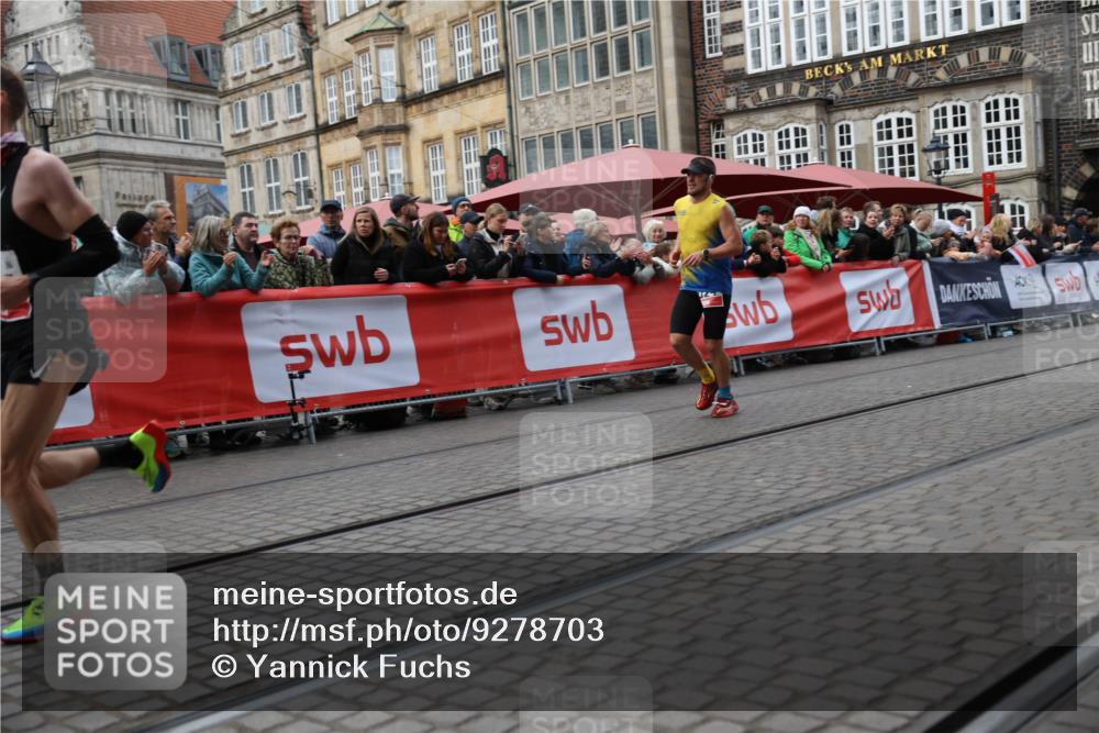 05.10.2025 - 20. swb-Marathon Bremen Yannick Fuchs http://msf.ph/oto/9278703 05.10.2025 12:42:21 Ziel 1024, 1363, 7751 meine-sportfotos.de
