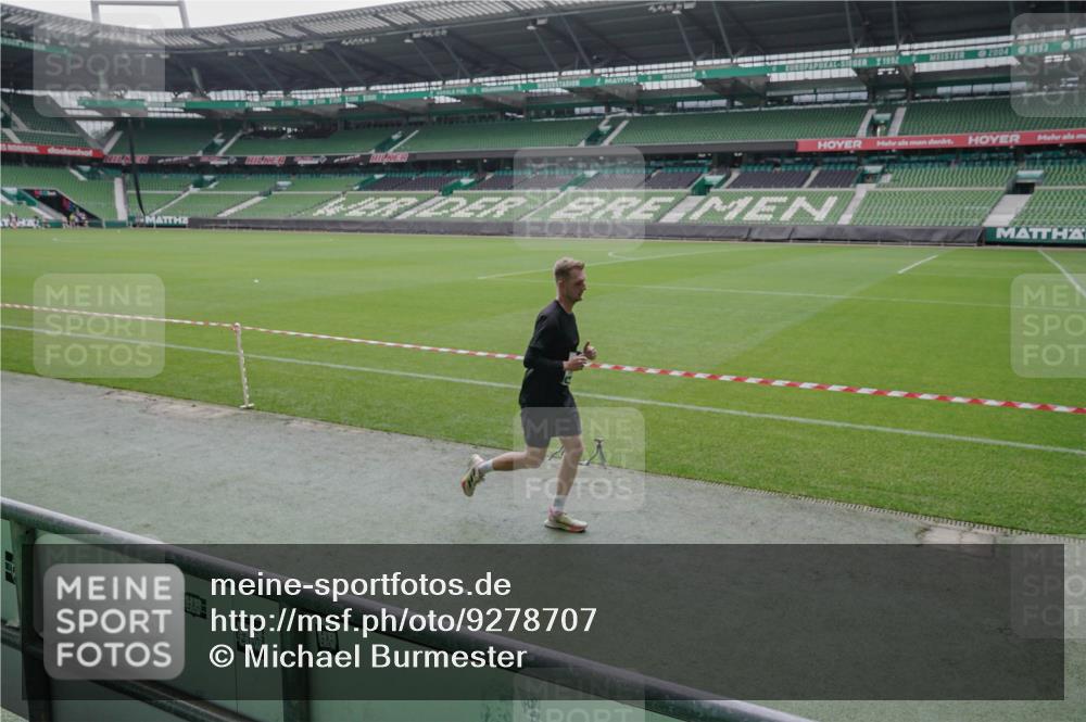 05.10.2025 - 20. swb-Marathon Bremen Michael Burmester http://msf.ph/oto/9278707 05.10.2025 12:59:36 Laufen im Stadion 27, 99, 219, 226, 667, 807, 954, 978, 1043, 1516, 1525, 1548, 1598, 1711, 1843, 1854, 2609, 2663, 2782, 2797, 2866, 2941, 2945, 3086, 3087, 3141, 3169, 3592, 3747, 3783, 3888, 4220, 4380, 4395, 4486, 4536, 4827, 4909, 4967, 5123, 5493, 5510, 5530, 5584, 5891, 6030, 6374, 6439, 6536, 6624, 6882, 7169, 7185, 7201, 7262, 7295, 7307, 7311, 7312, 7398, 7421, 7467, 7511, 7550, 7679, 7906, 7929, 8097, 8214, 8247, 8258, 8355, 8372, 8485, 8699, 8981, 9024, 9072, 10526, 586, 1229 meine-sportfotos.de
