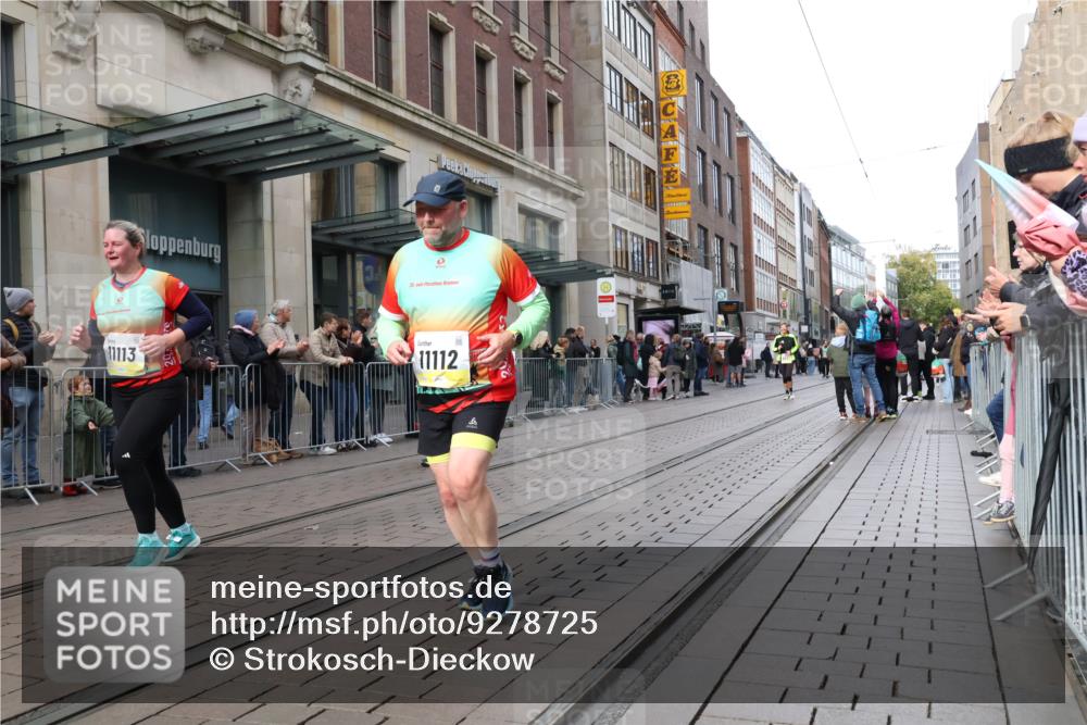 05.10.2025 - 20. swb-Marathon Bremen Strokosch-Dieckow http://msf.ph/oto/9278725 05.10.2025 11:15:09 Ziel 8844, 9441, 9567, 9643, 9767, 9768, 9959, 10976, 11112, 11113, 8844, 9441, 9567, 9643, 9767, 9768, 9959, 10976, 11112, 11113 meine-sportfotos.de