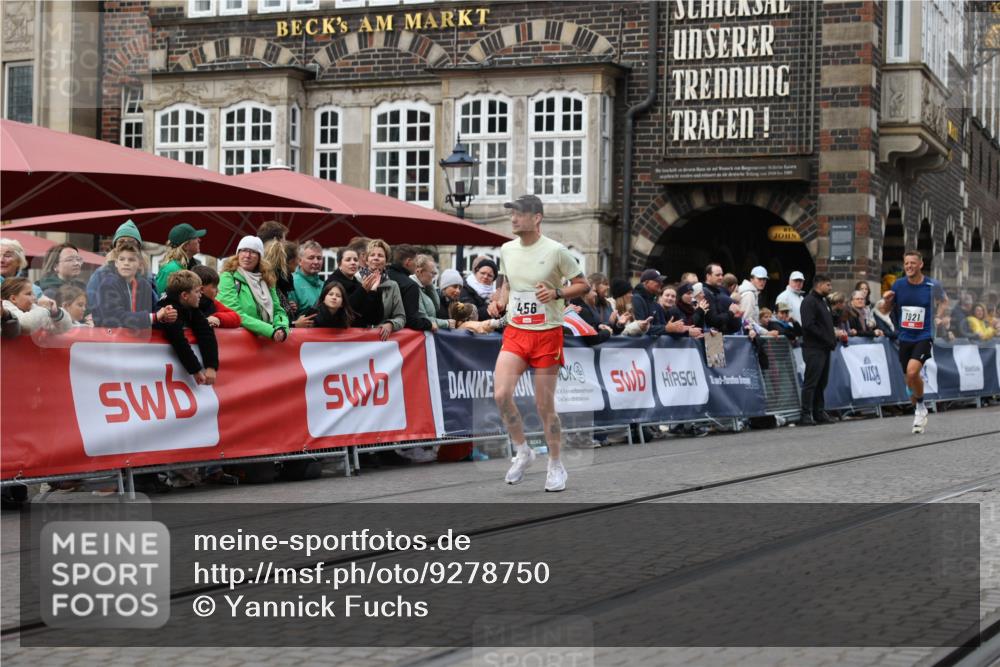 05.10.2025 - 20. swb-Marathon Bremen Yannick Fuchs http://msf.ph/oto/9278750 05.10.2025 12:42:25 Ziel 456, 1024, 1363 meine-sportfotos.de