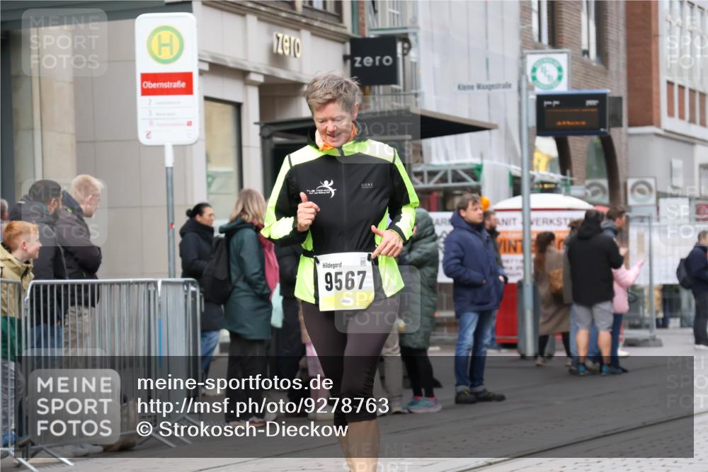 05.10.2025 - 20. swb-Marathon Bremen Strokosch-Dieckow http://msf.ph/oto/9278763 05.10.2025 11:15:13 Ziel 8844, 9441, 9567, 9767, 9768, 9959, 10976, 11112, 11113, 11440, 8844, 9441, 9567, 9767, 9768, 9959, 10976, 11112, 11113, 11440 meine-sportfotos.de