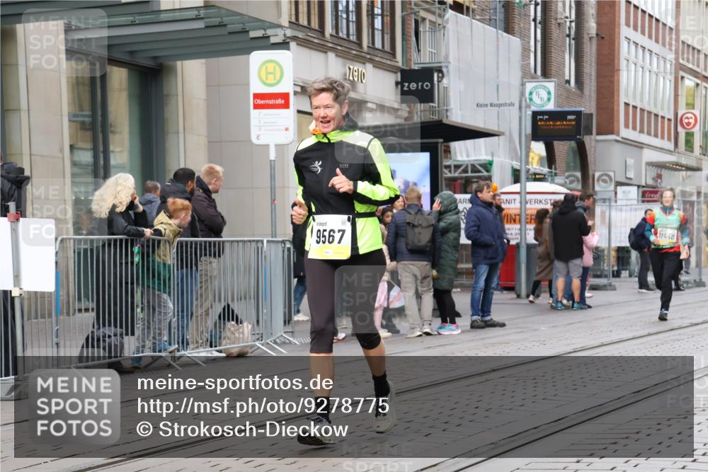 05.10.2025 - 20. swb-Marathon Bremen Strokosch-Dieckow http://msf.ph/oto/9278775 05.10.2025 11:15:14 Ziel 8844, 9567, 9767, 9768, 9959, 10976, 11112, 11113, 11440, 8844, 9567, 9767, 9768, 9959, 10976, 11112, 11113, 11440 meine-sportfotos.de