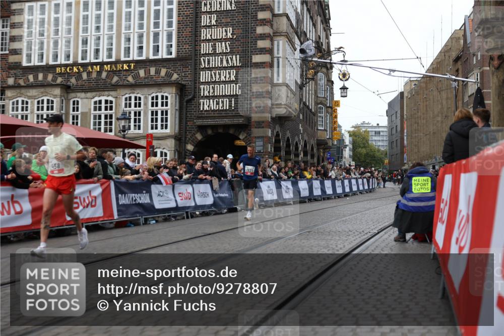 05.10.2025 - 20. swb-Marathon Bremen Yannick Fuchs http://msf.ph/oto/9278807 05.10.2025 12:42:25 Ziel 456, 1024, 1363 meine-sportfotos.de