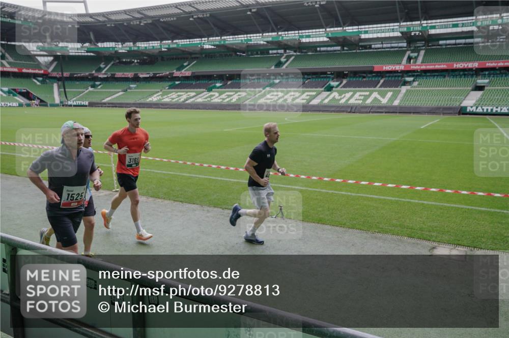 05.10.2025 - 20. swb-Marathon Bremen Michael Burmester http://msf.ph/oto/9278813 05.10.2025 12:59:49 Laufen im Stadion 27, 99, 226, 627, 807, 860, 954, 978, 1043, 1516, 1525, 1548, 1598, 1711, 1854, 2609, 2663, 2782, 2866, 2941, 2945, 3086, 3087, 3104, 3169, 3177, 3230, 3549, 3592, 3747, 3783, 3888, 4181, 4220, 4380, 4395, 4486, 4536, 4824, 4827, 5493, 5510, 5627, 6030, 6126, 6208, 6374, 6439, 6536, 6674, 6881, 7201, 7262, 7295, 7307, 7398, 7421, 7467, 7511, 7537, 7598, 7679, 7906, 7929, 8097, 8214, 8258, 8372, 8485, 8699, 8981, 9072, 10526, 219, 586, 667, 1229, 1843 meine-sportfotos.de