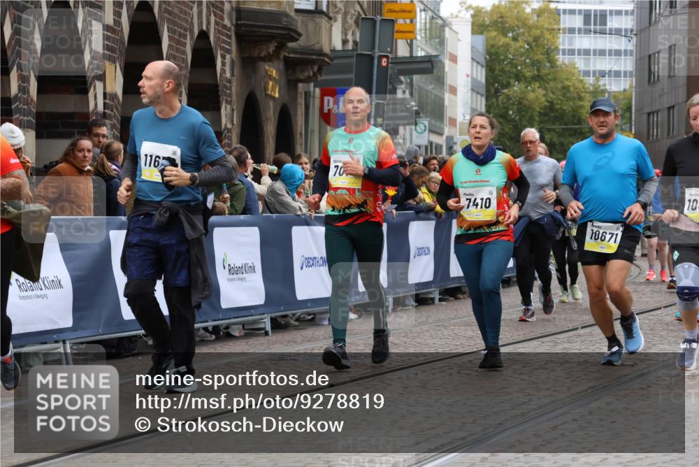 05.10.2025 - 20. swb-Marathon Bremen Strokosch-Dieckow http://msf.ph/oto/9278819 05.10.2025 11:13:50 Ziel 7014, 7410, 9667, 9946, 10671, 10756, 10842, 11652, 11653 meine-sportfotos.de